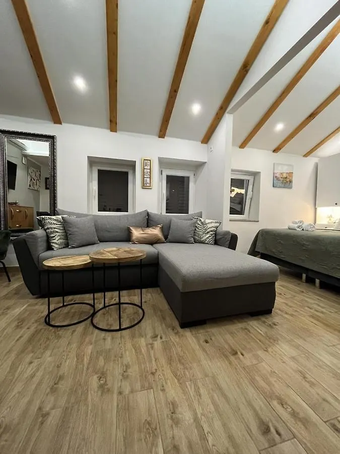 Guest house E & E Studio Deluxe Hotel Trogir