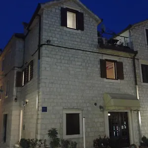 House Ivancic-free Parking Trogir