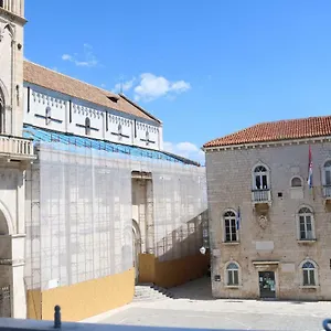 Gasthof Square, Trogir