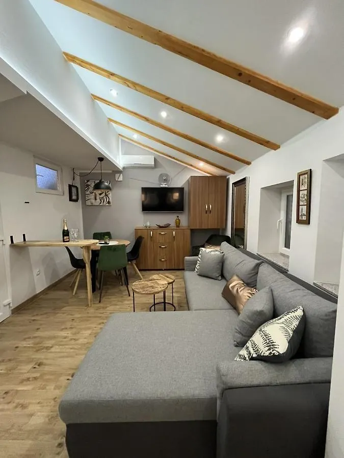 E & E Studio Deluxe Hotel Trogir 0*,  Croatia