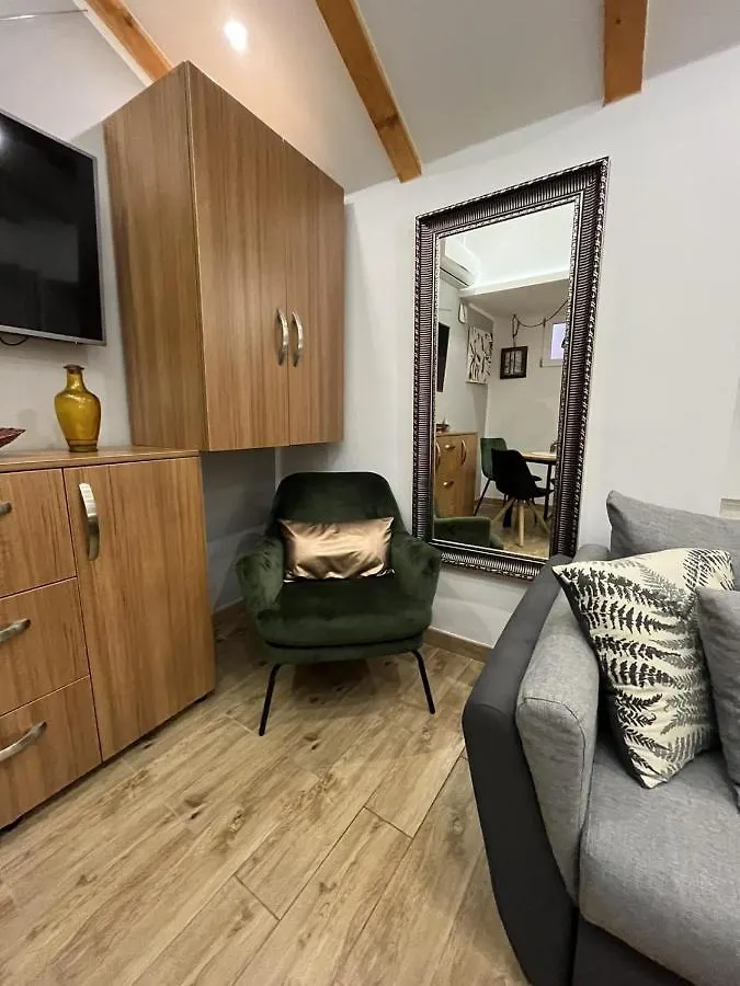 E & E Studio Deluxe Hotel Trogir 0*,  Croatia