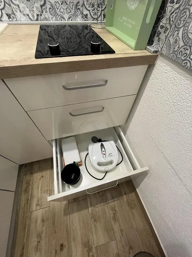 E & E Studio Deluxe Hotel Trogir Guest house