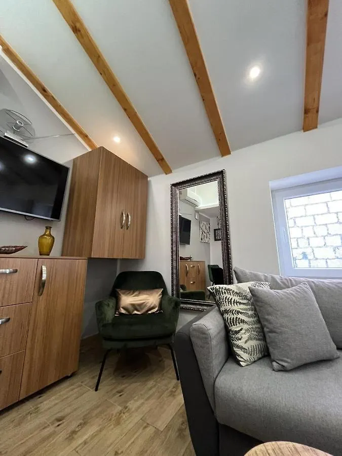 E & E Studio Deluxe Hotel Trogir Guest house
