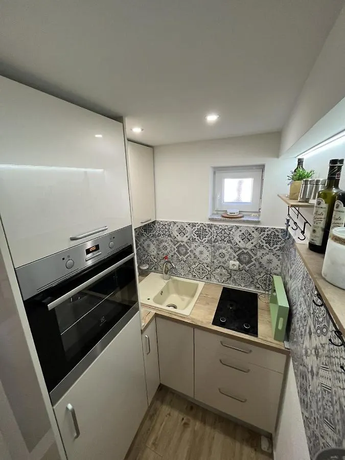E & E Studio Deluxe Hotel Trogir Guest house