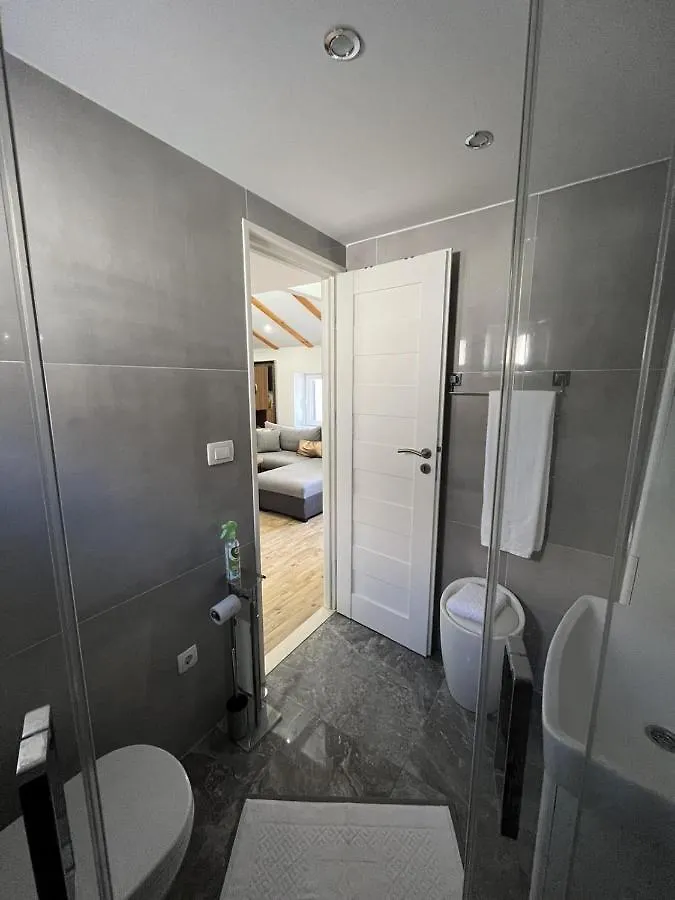 E & E Studio Deluxe Hotel Trogir 0*,