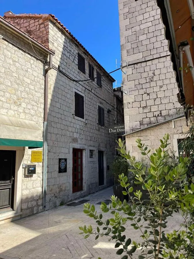 Guest house E & E Studio Deluxe Hotel Trogir